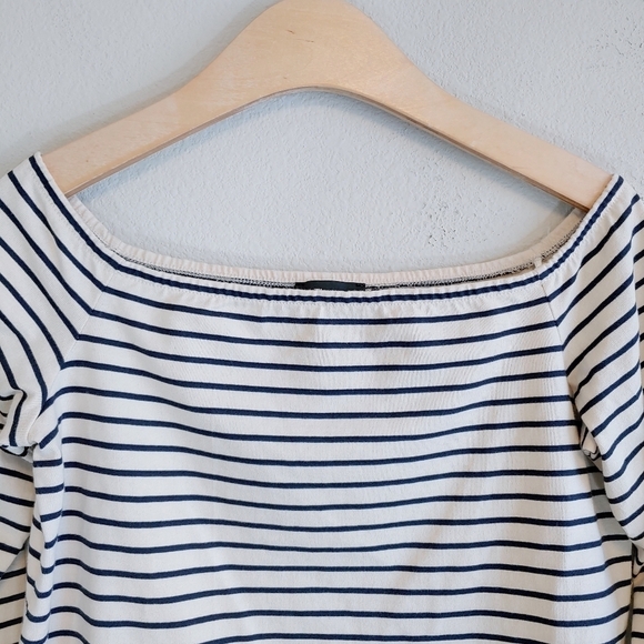 Theory Women's Aprine K_Classic Stripe Knit Top Off Shoulder Contemporary Sz M - Picture 4 of 9